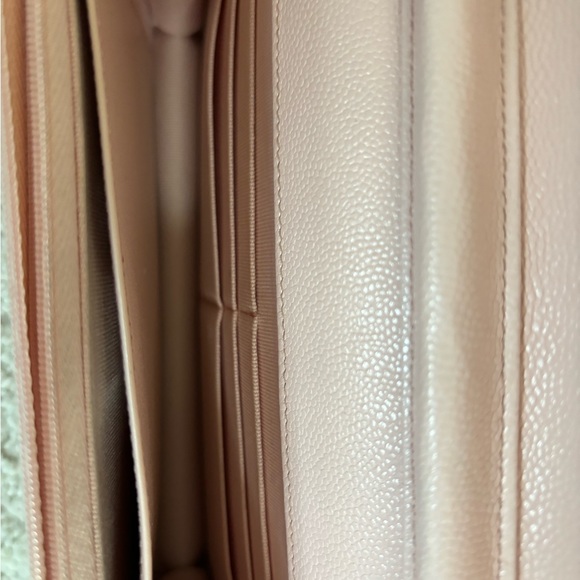 🌸🌺 EUC CHANEL Classic Wallet on Chain - Picture 5 of 7